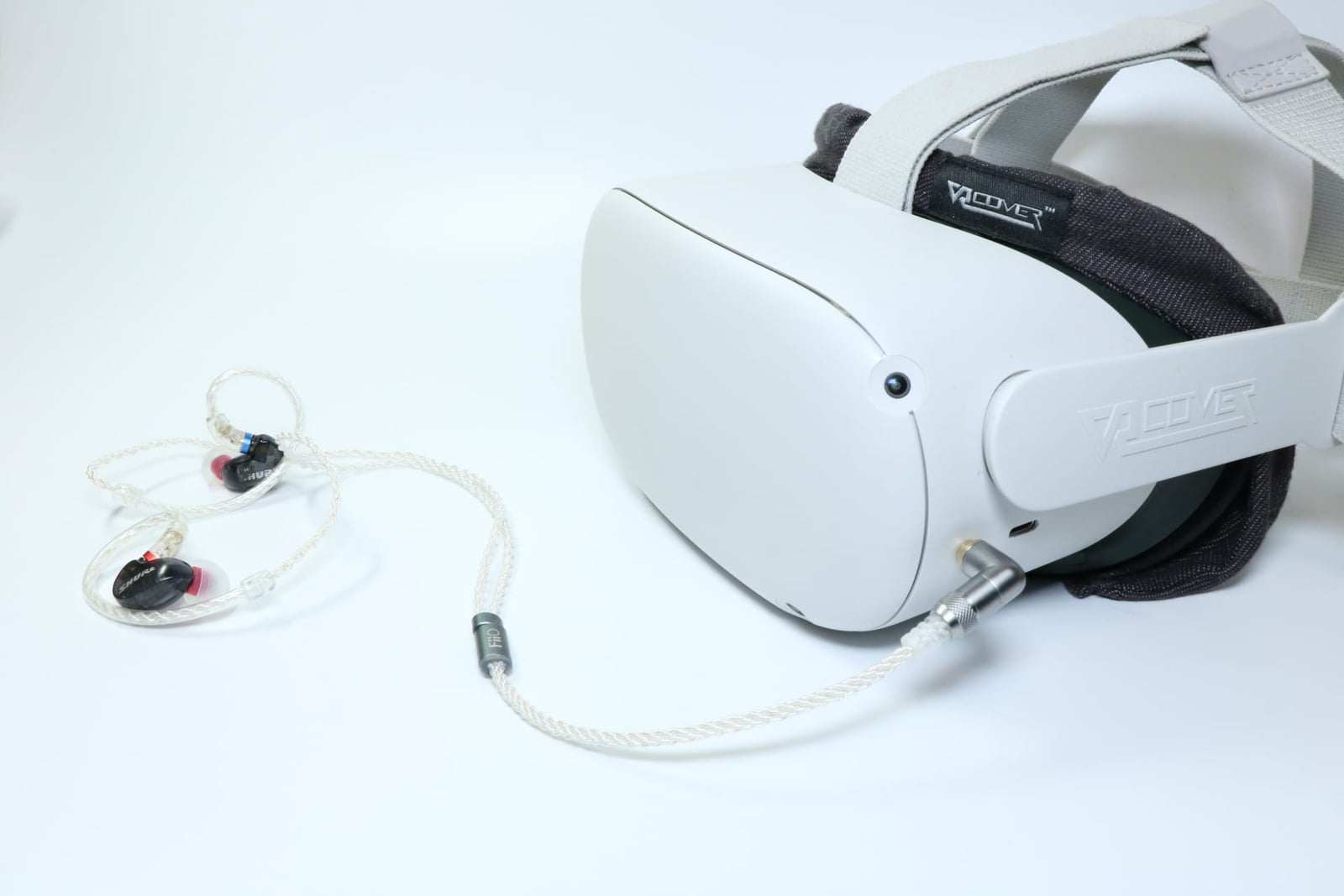 MMCXリケーブルFiio LC-3.5BS レビュー。短いケーブルがMeta Quest 2